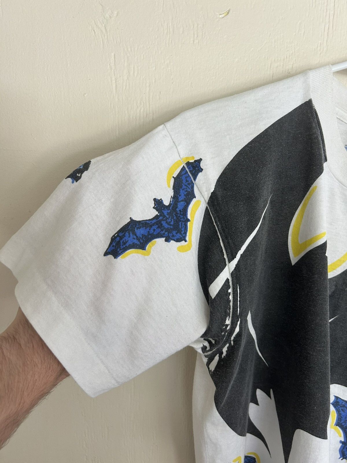 DC Comics 1988 Vintage Batman AOP Bats DC Comics T-shirt Size US L / EU 52-54 / 3 - 7 Thumbnail