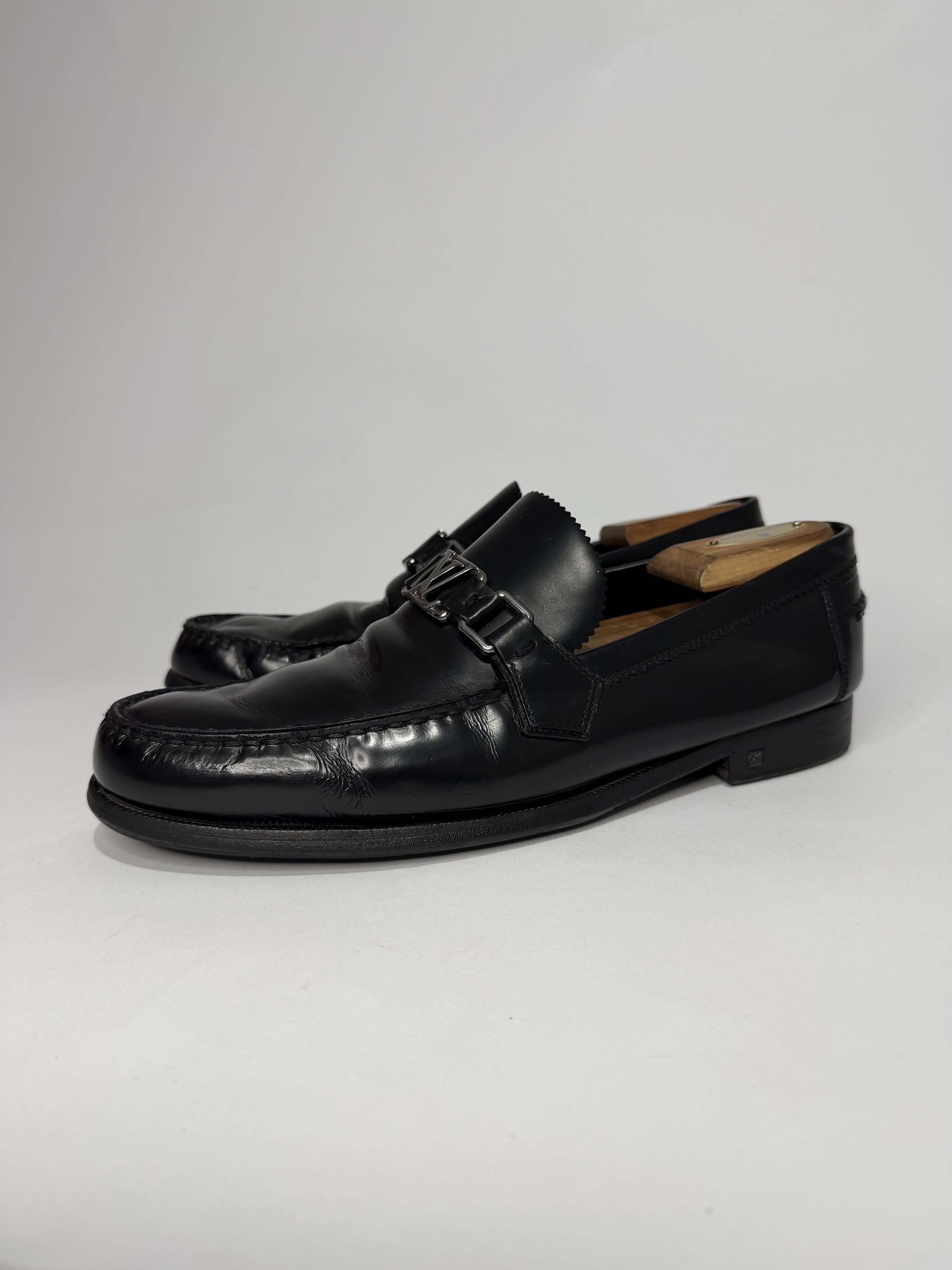 Louis Vuitton Louis Vuitton Black Glossy Leather Dress Loafers Size US 9.5 / EU 42-43 - 5 Thumbnail