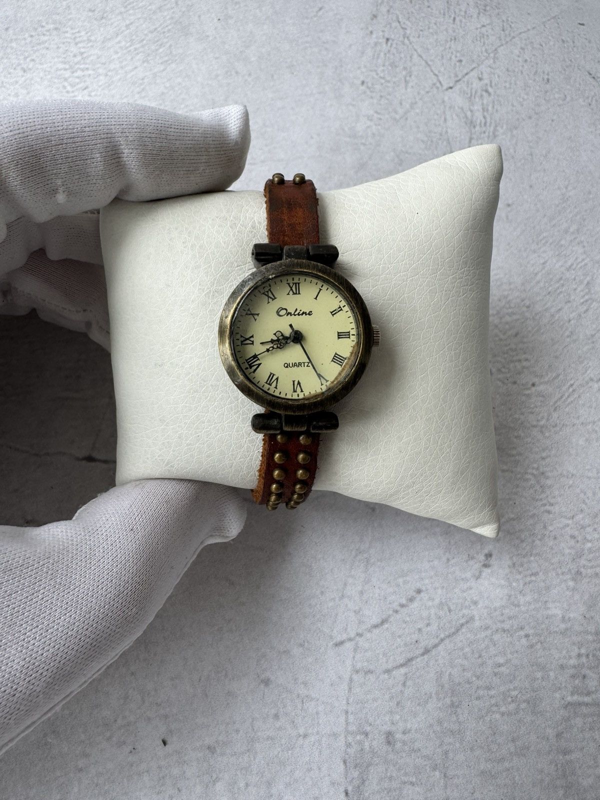 Vintage Vintage Japanese Style Watch Size ONE SIZE - 1 Thumbnail