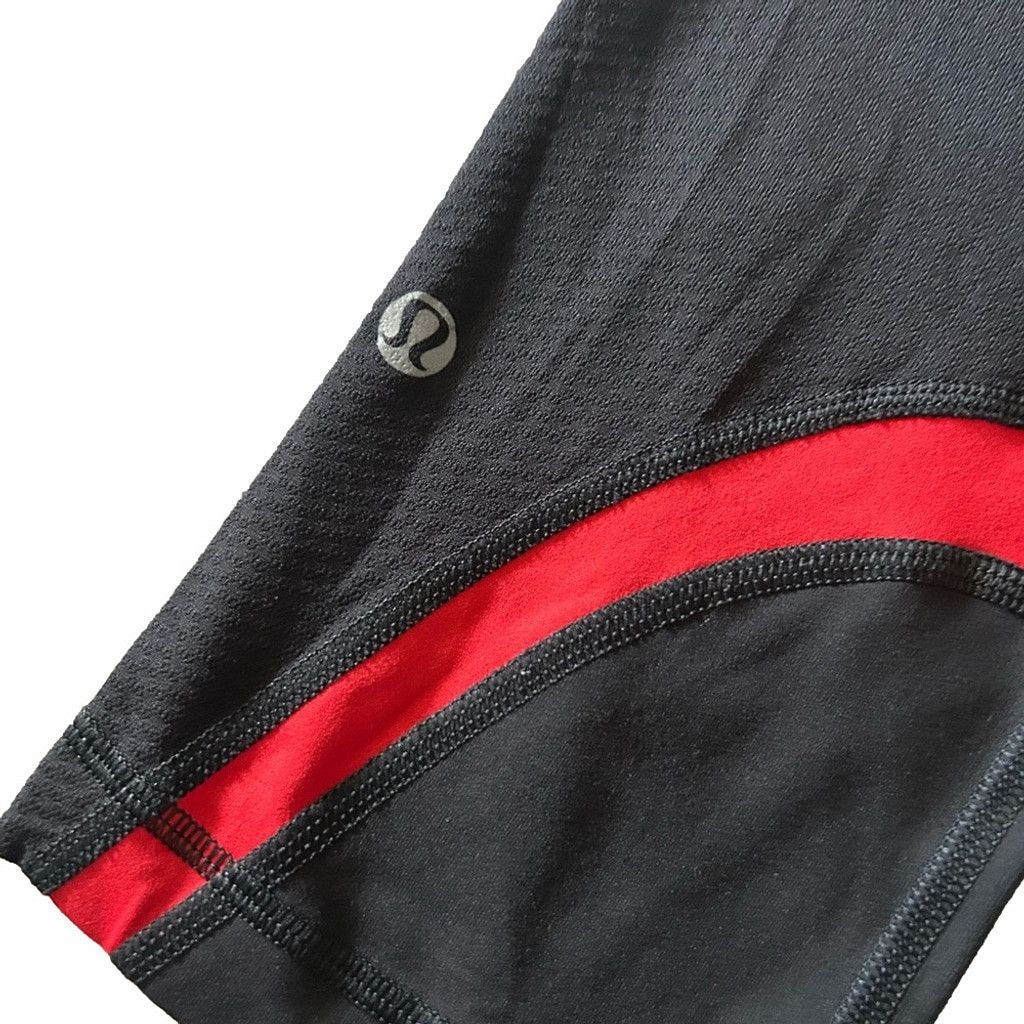 Lululemon Lululemon Run: Inspire Crop II Deep Coal and Love Red Size 28" / US 6 / IT 42 - 8 Thumbnail