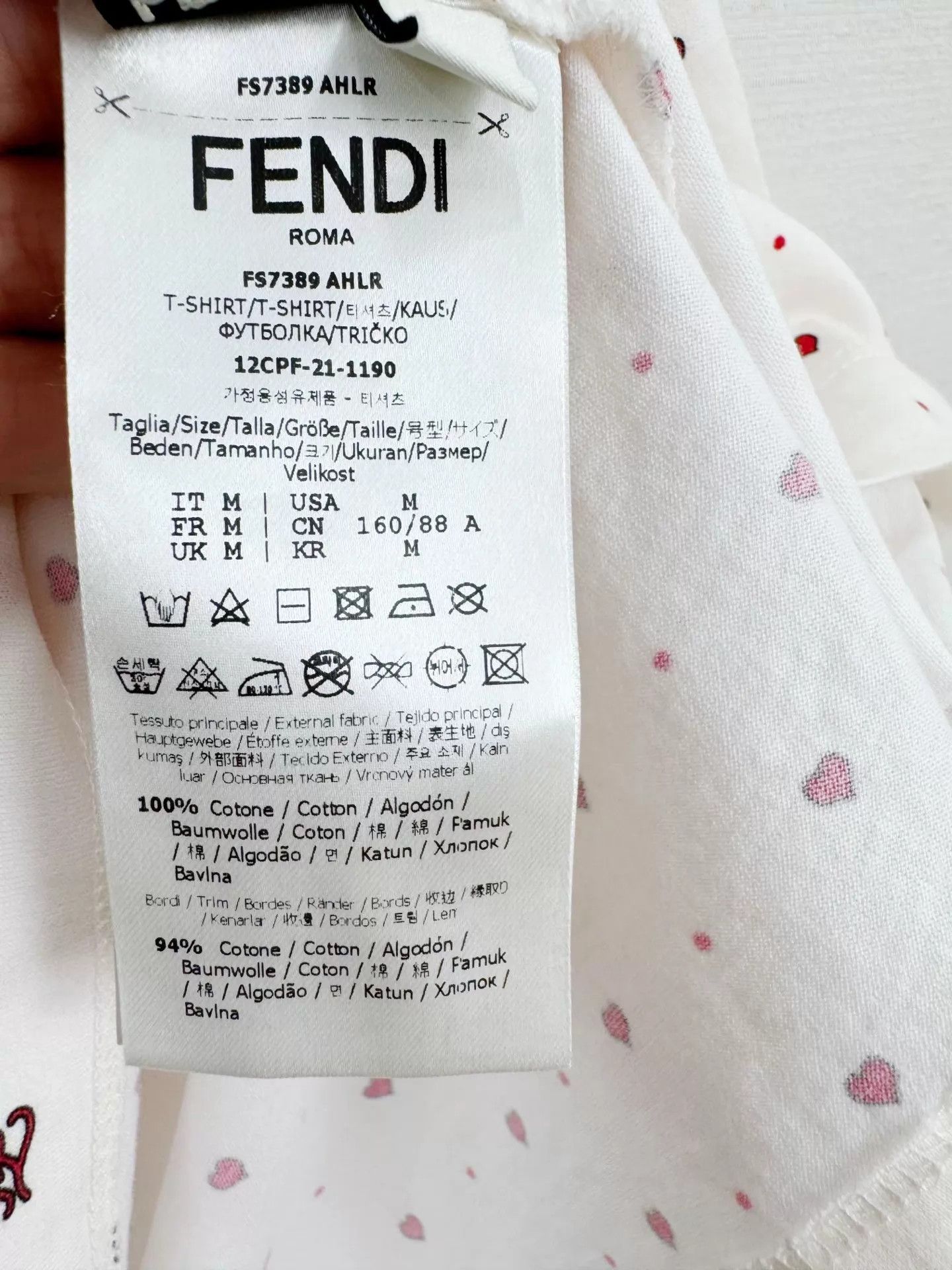 Fendi Fendi Heart Print Short Sleeve T-shirt M (Like New) Size M / US 6-8 / IT 42-44 - 4 Thumbnail