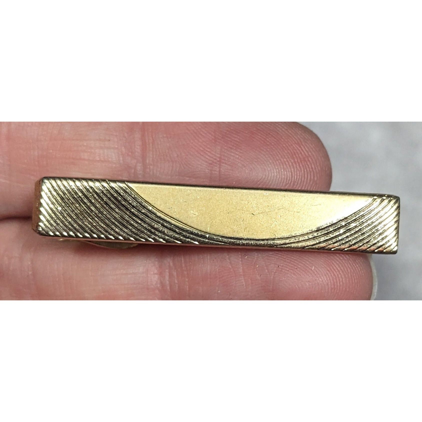 Other Vintage Etched Gold Tone Rectangular Tie Clip Size ONE SIZE - 3 Thumbnail