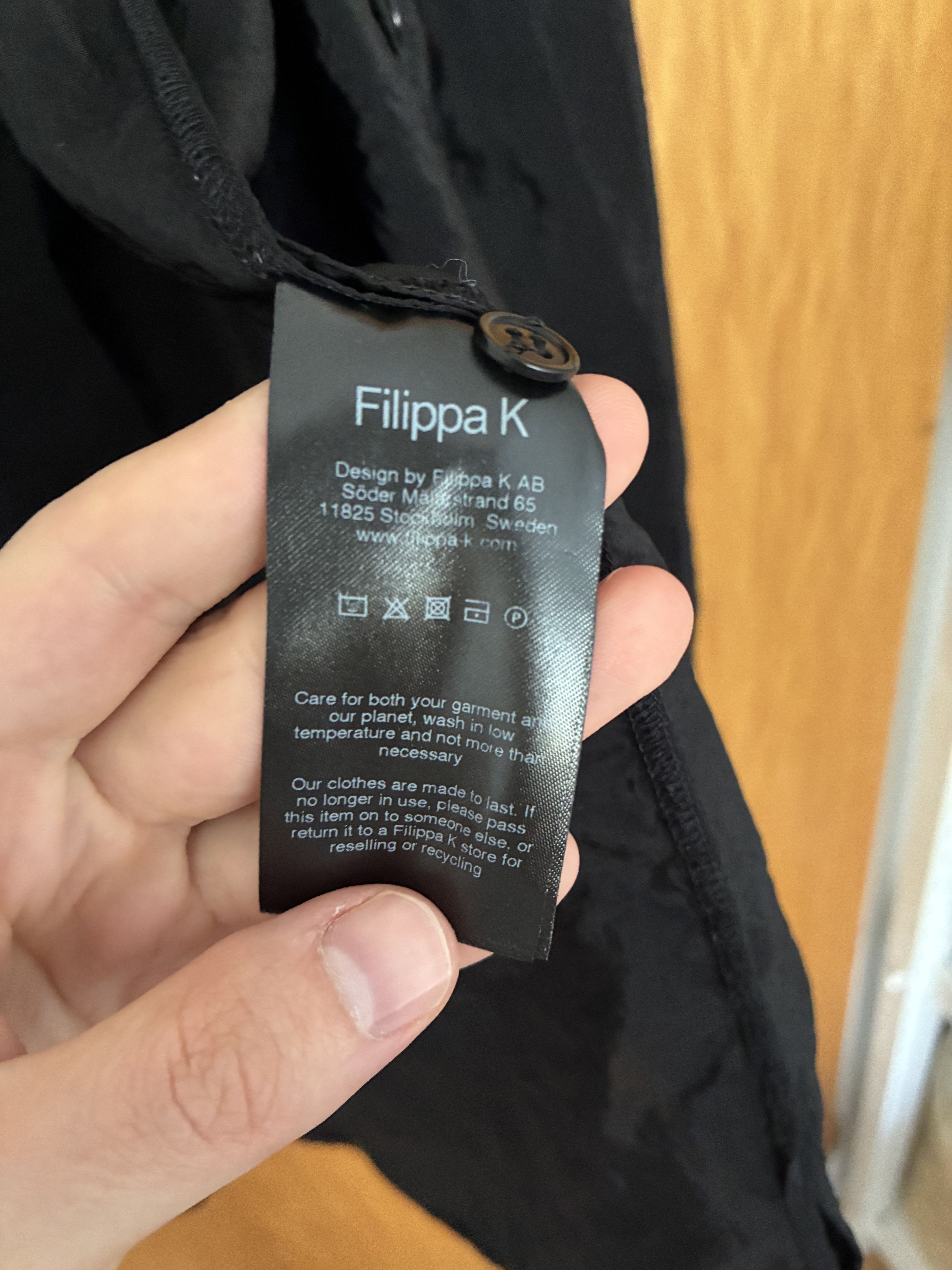 Filippa K Filippa K Sia Tech Shirt Cupro black, Size 38 Size M / US 6-8 / IT 42-44 - 4 Thumbnail
