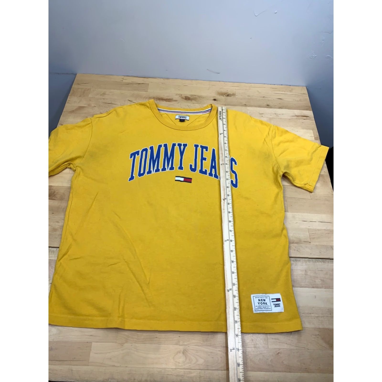 Tommy Hilfiger VINTAGE Tommy Jeans Shirt Unisex L Yellow Casual Y2K Logo Pullover 12265 Size US L / EU 52-54 / 3 - 5 Thumbnail
