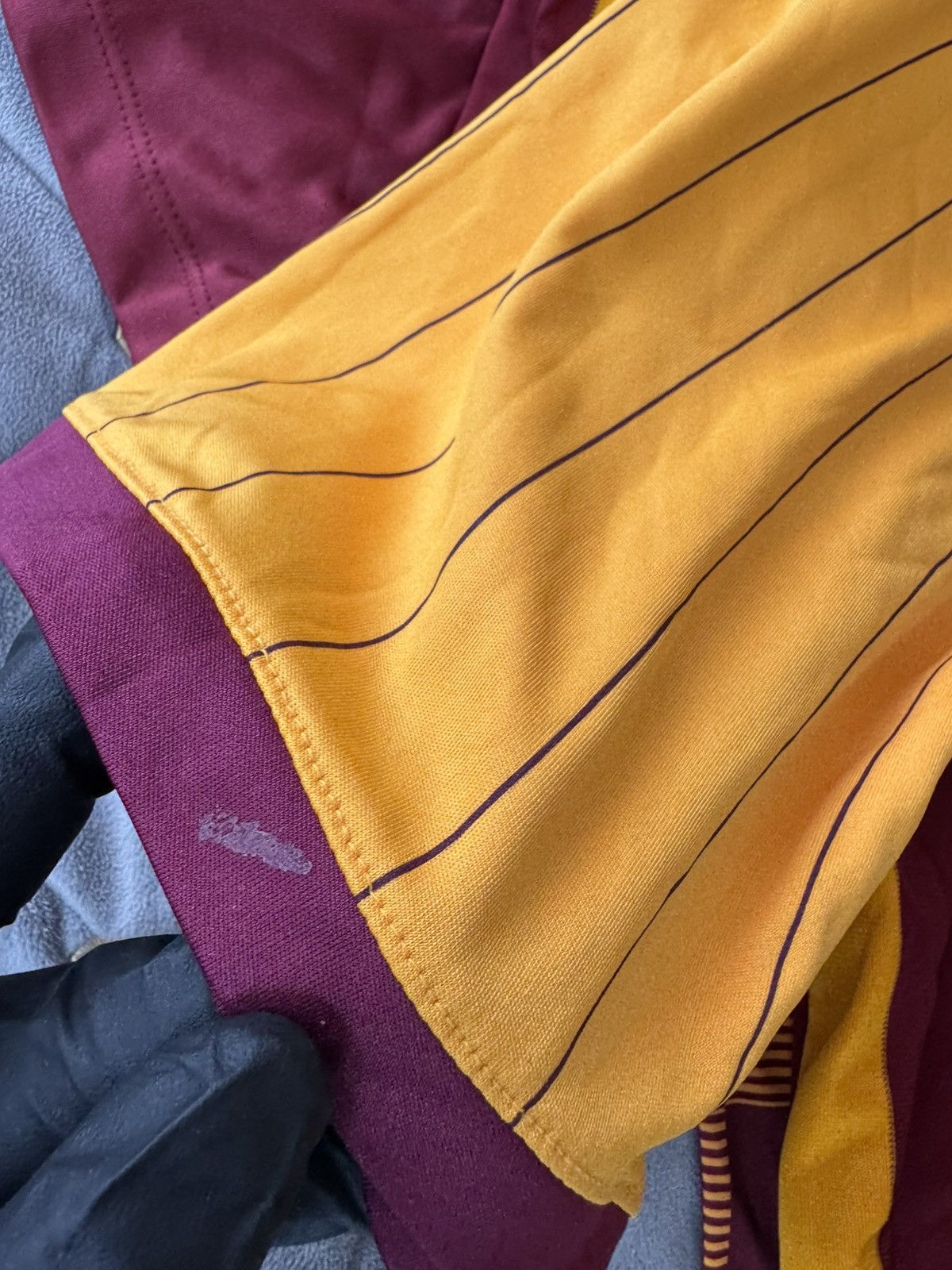 Nike Bradford City Home 2010s Football Shirt Soccer Jersey size L Size US L / EU 52-54 / 3 - 9 Thumbnail