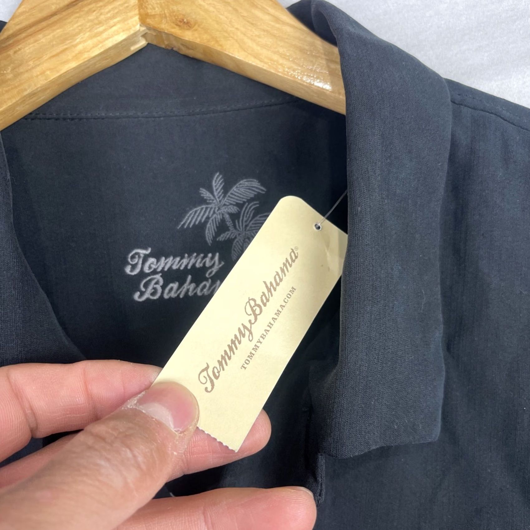 Tommy Bahama Tommy Bahama Shirt Mens XL Black Port Authority Silk Button Up Limited Edition Shirt Size US XL / EU 56 / 4 - 5 Thumbnail