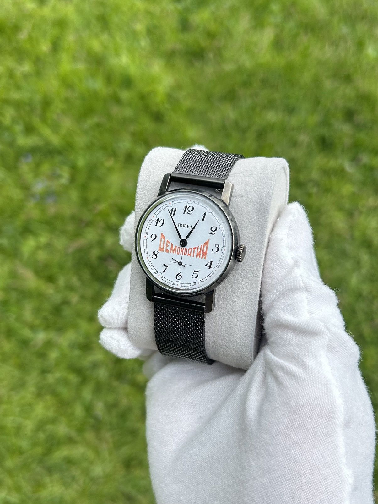 Vintage Vintage Watch Pobeda Soviet USSR Mechanical Wristwatch 1980s Size ONE SIZE - 12 Thumbnail