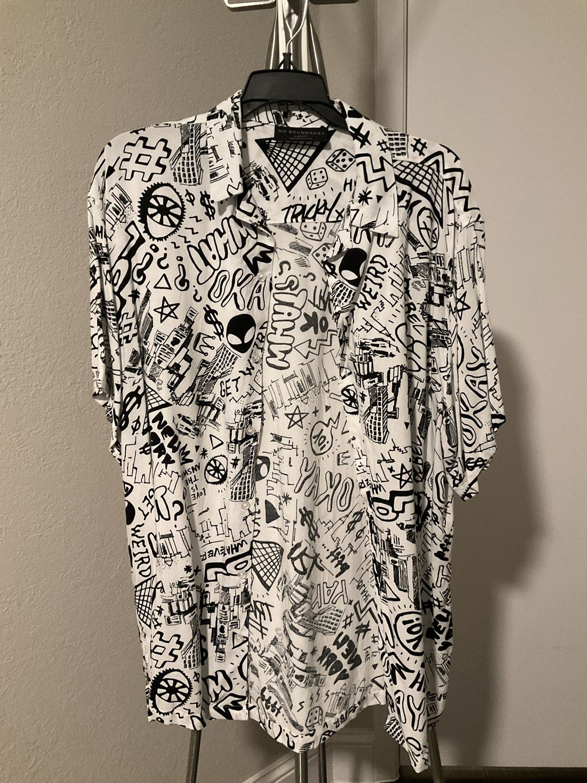 Japanese Brand × Other White Button Up Shirt with Graphics Size US L / EU 52-54 / 3 - 5 Thumbnail