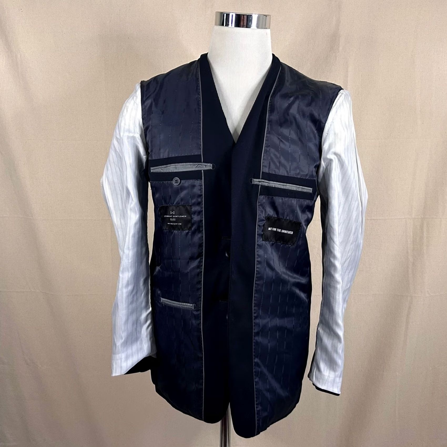 Doublet Combatant Gentlemen Sport Coat 40L 100% Wool Navy Blue Two Button Double Vented Size US XXS / EU 40 - 7 Thumbnail