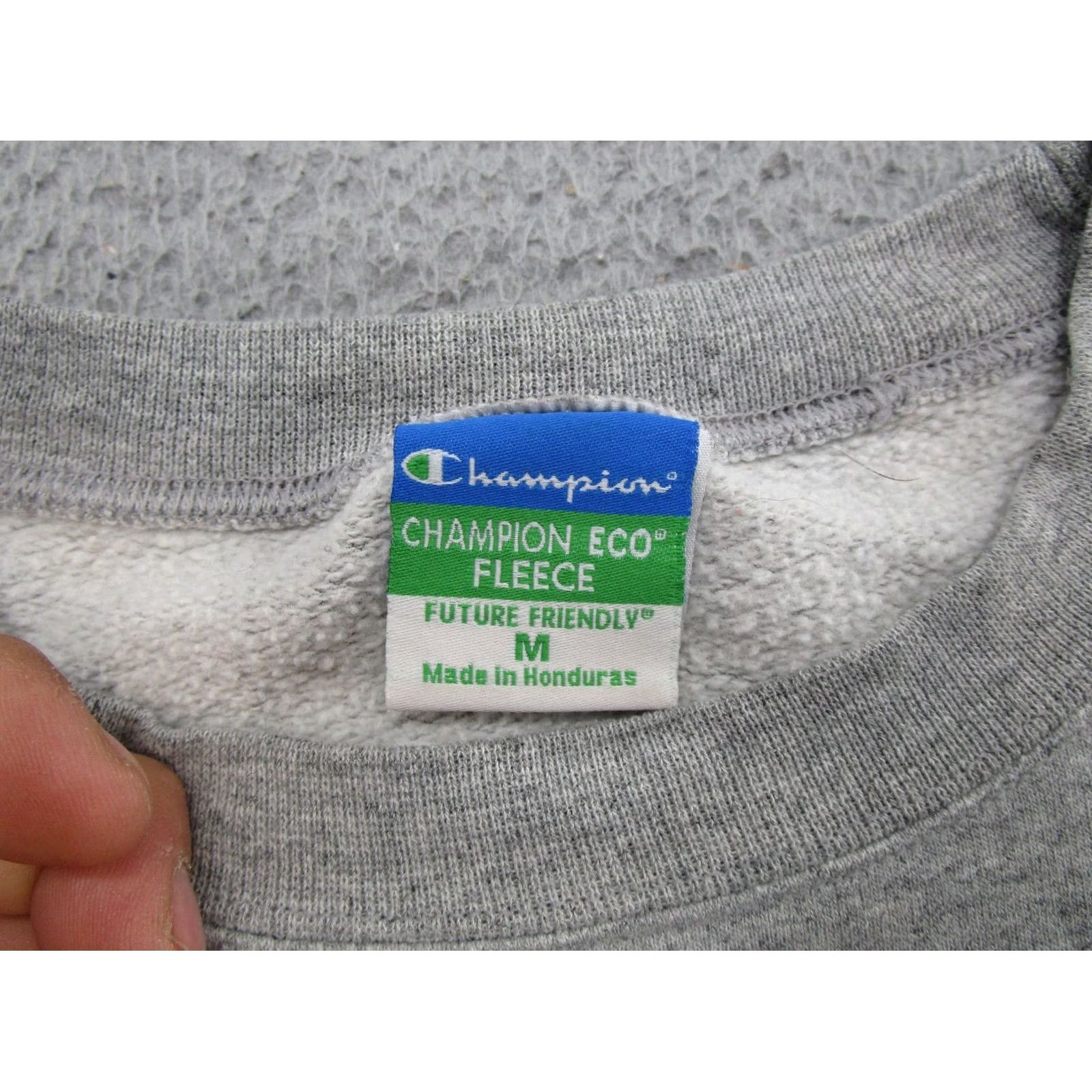 Champion VTG Y2K University of Wisconsin Richland UWR Sweatshirt Champion Eco Size M NCAA Mens Gray Hoodie Pullover University Theme All Seasons Hooded Size US M / EU 48-50 / 2 - 3 Thumbnail