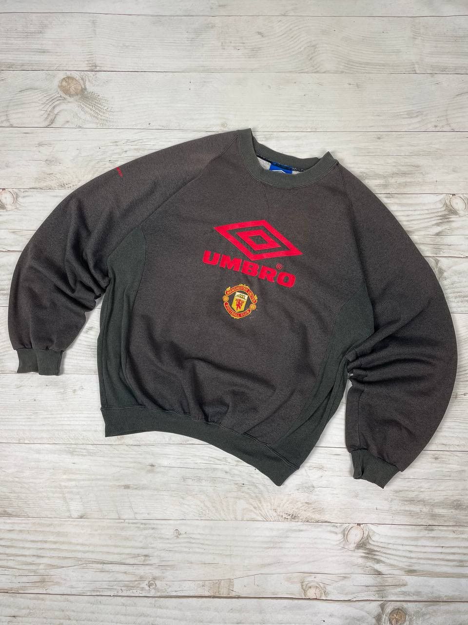image of Vintage Manchester United Umbro Sharp Soccer Sweatshirt 90's in Grey, Men's (Size Large)
