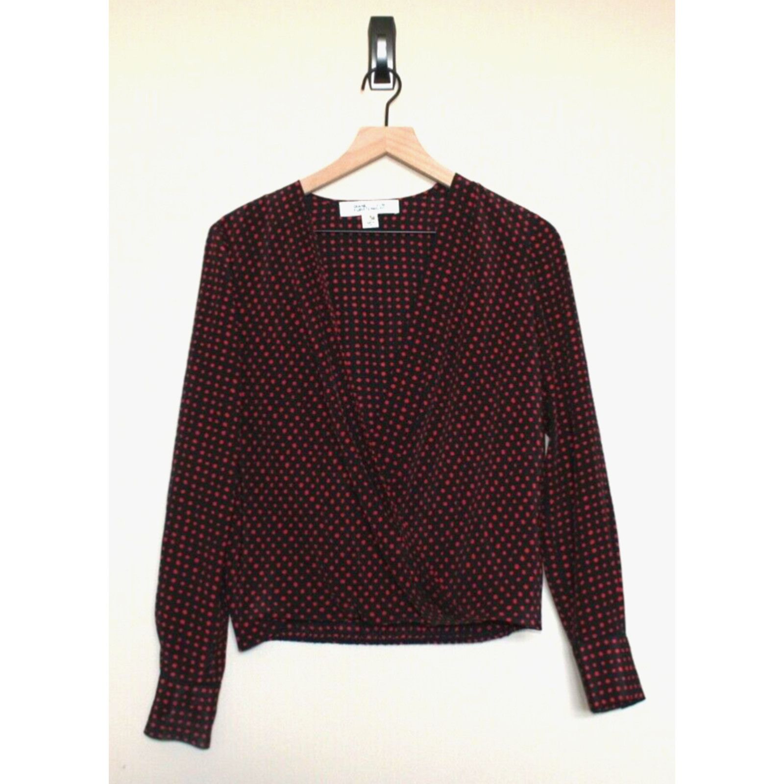 Diane von Furstenberg Diane von Furstenberg Blouse Shirt Drape Silk Dot Size 2 Size XS / US 0-2 / IT 36-38 - 1 Thumbnail