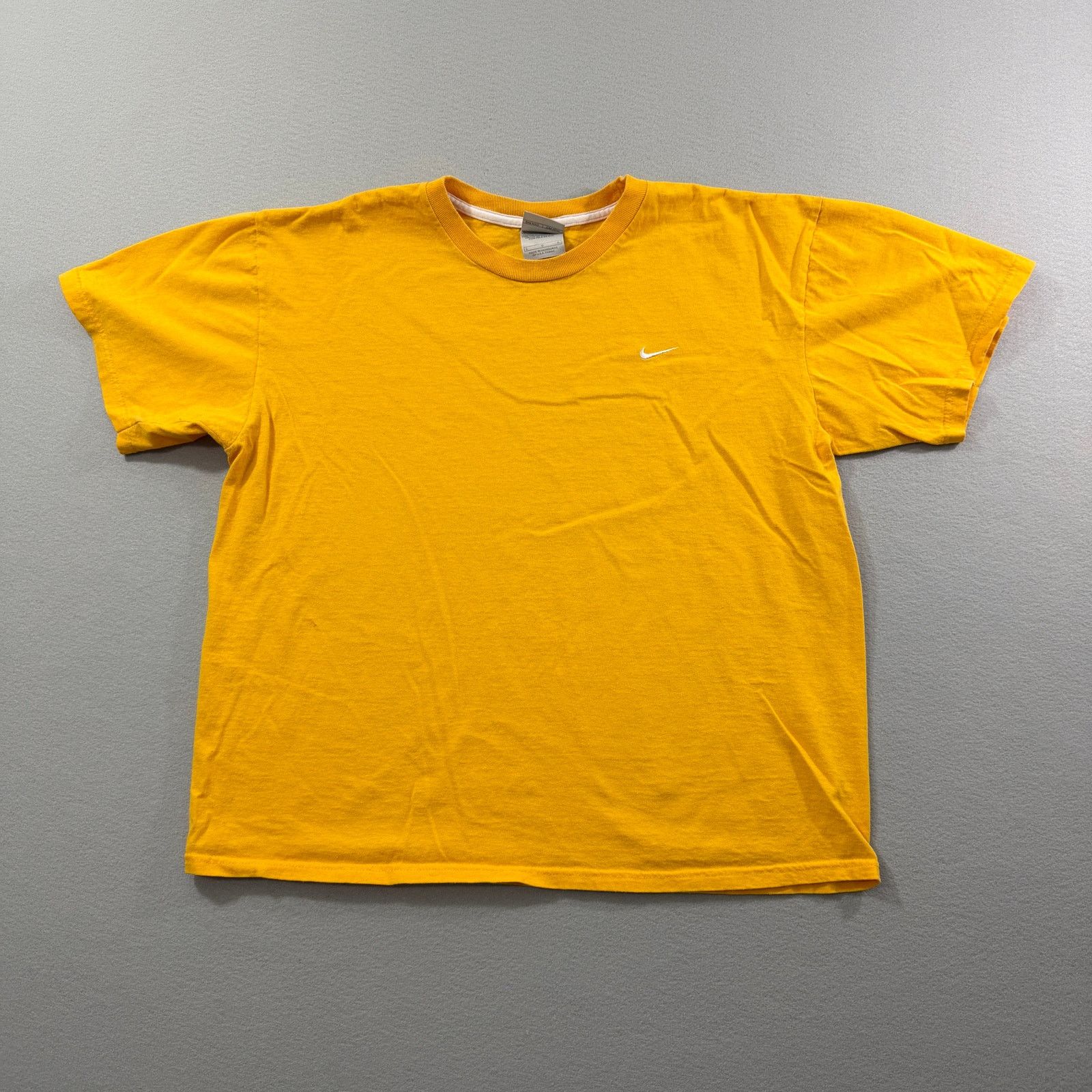 Nike Vintage Nike Swoosh Shirt Men's Large Boxy Yellow y2k Logo Size US L / EU 52-54 / 3 - 1 Thumbnail