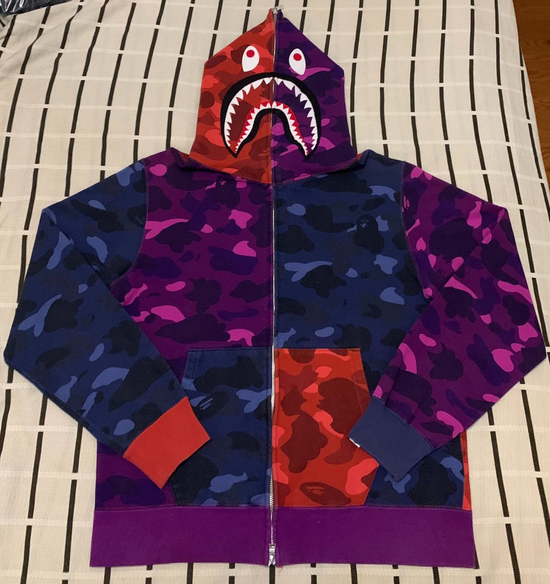 Bape Bape Shark Camo Blue Light Jacket XL Men Size US XL / EU 56 / 4 - 1 Thumbnail