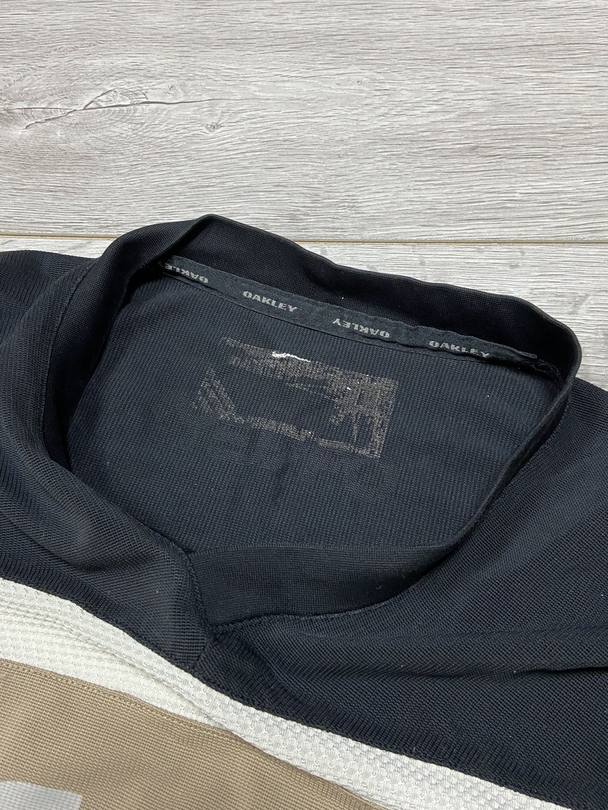 Vintage Oakley monogram over print big logo t-shirt 1/3 long Size US L / EU 52-54 / 3 - 6 Thumbnail