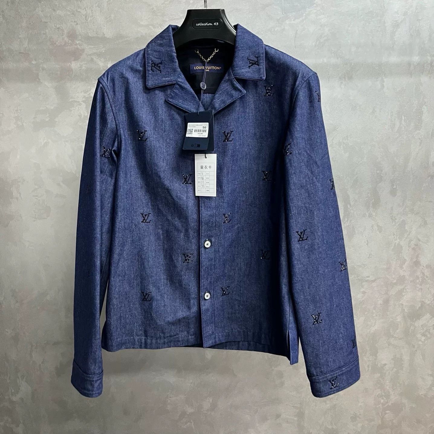 Louis Vuitton Louis Vuitton Retro Embroidered Blue Shirt s Men Size US S / EU 44-46 / 1 - 1 Thumbnail