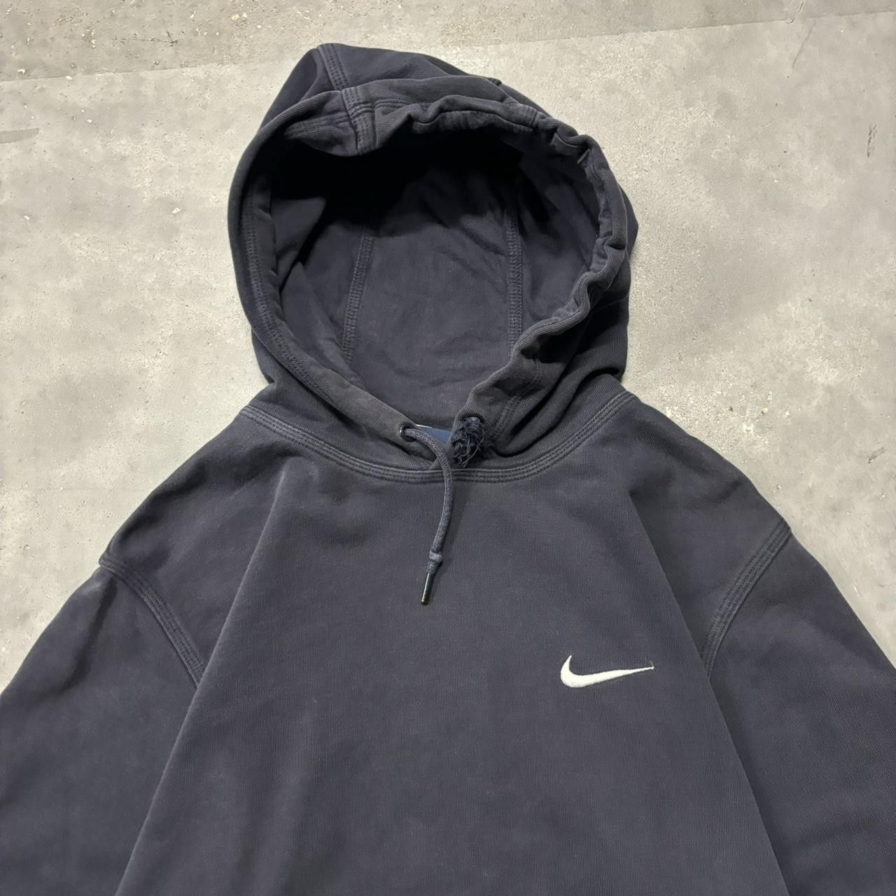 Nike × Vintage Crazy Vintage Y2K/2000s Faded Black Nike Swoosh Streetwear Essential Hoodie! Size US M / EU 48-50 / 2 - 2 Thumbnail