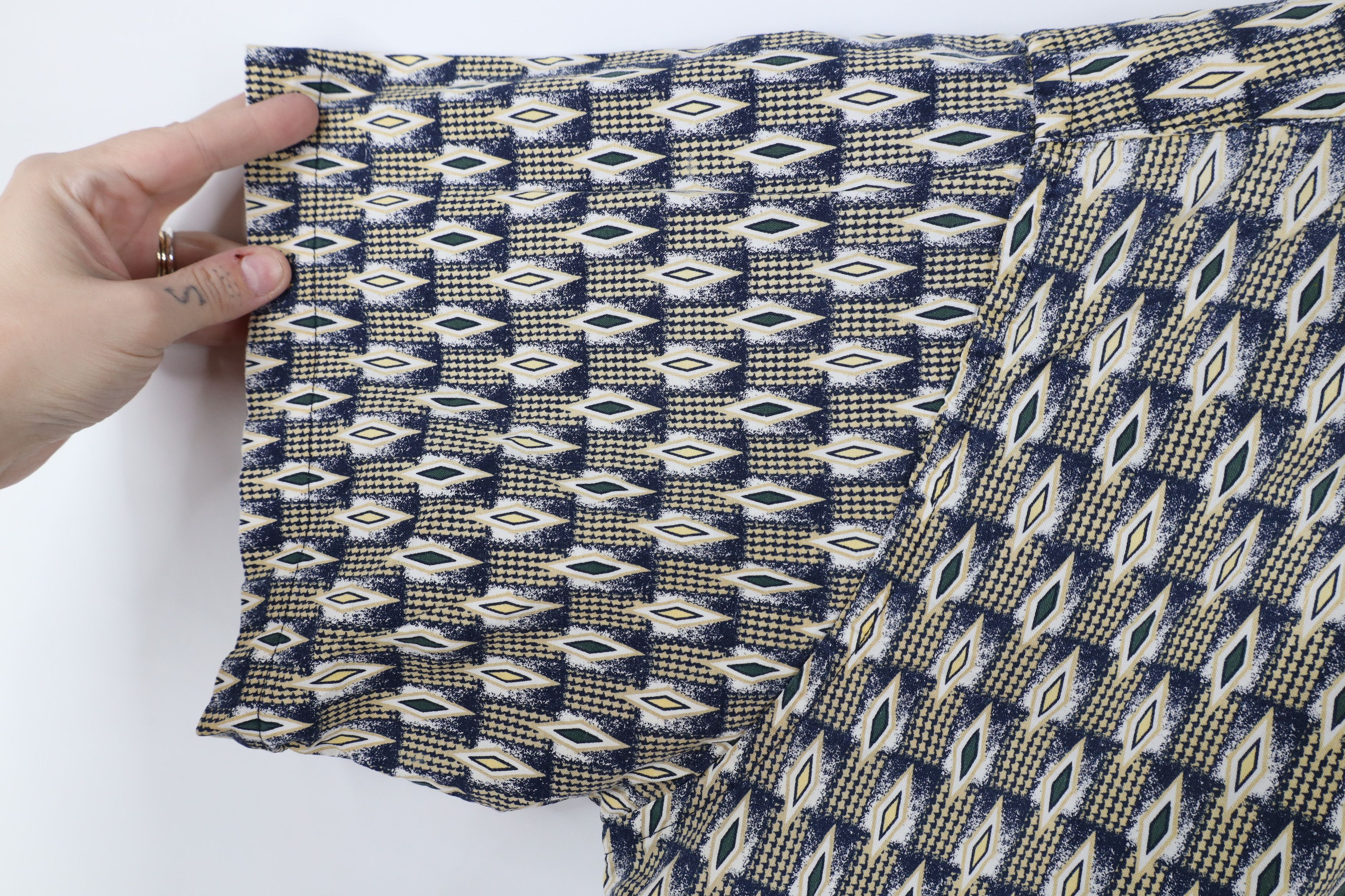 Vintage Vintage 90s Streetwear Houndstooth Collared Button Shirt Size US XXL / EU 58 / 5 - 5 Thumbnail