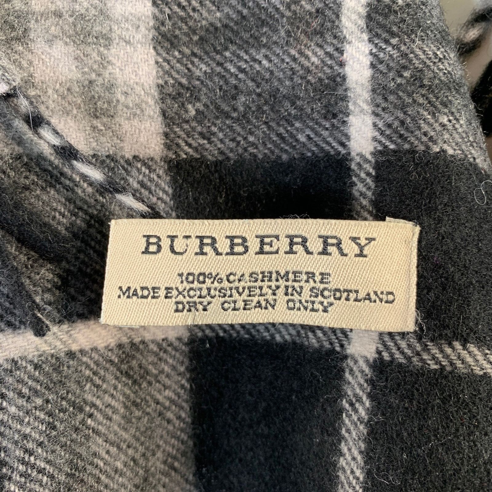 Burberry BURBERRY Black Grey Plaid Cashmere Fringe Trim Scarf Size ONE SIZE - 2 Thumbnail