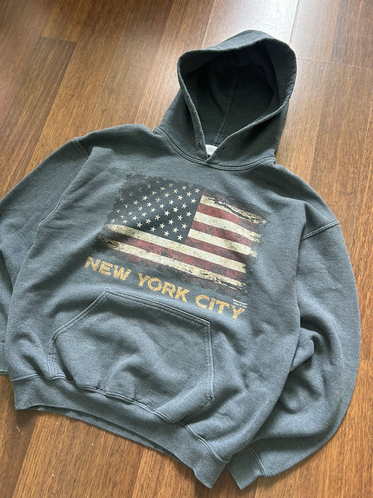 Gildan Vintage 00s NYC Big Logo Flag USA Streetwear Hoodie Size M Size US M / EU 48-50 / 2 - 2 Thumbnail
