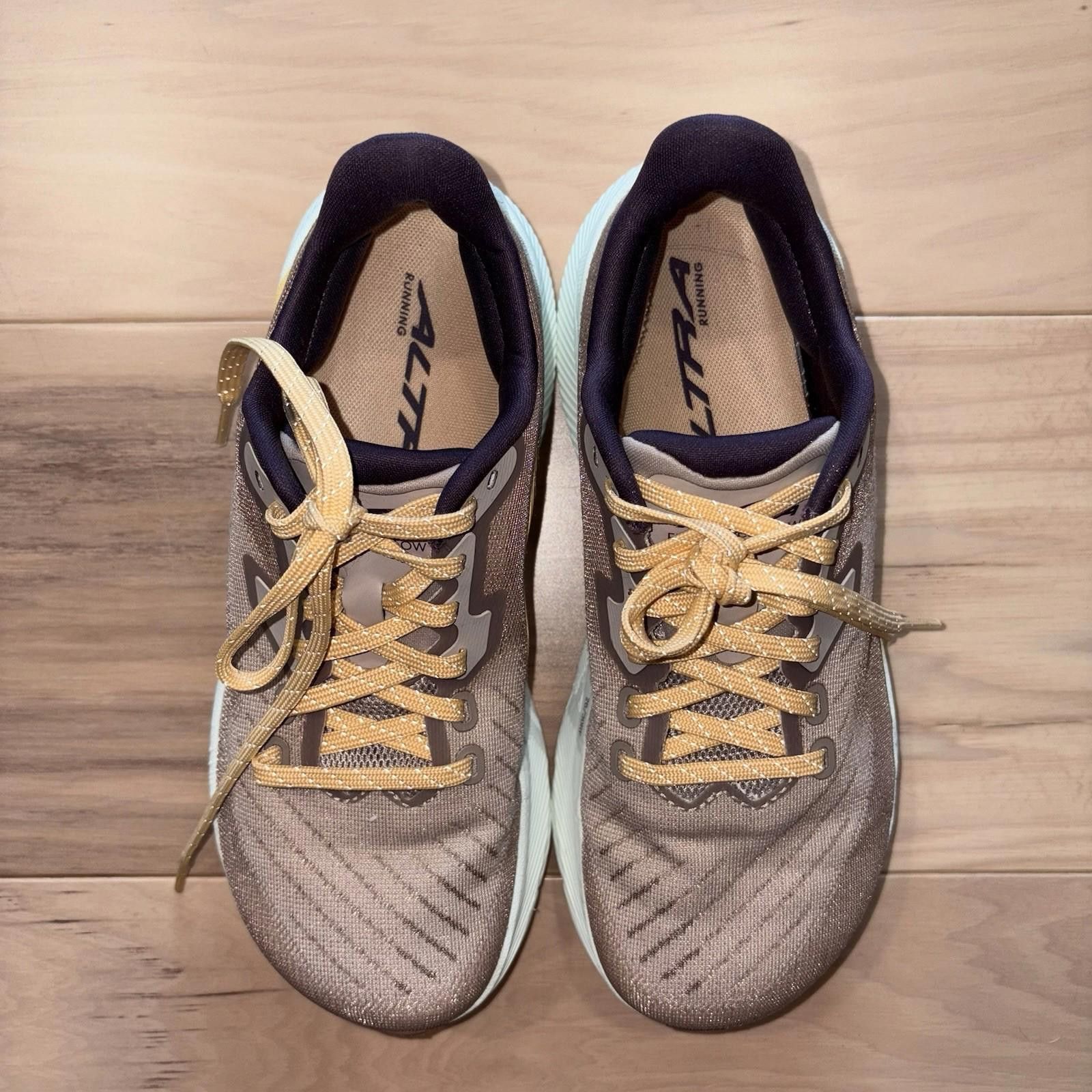 Altra Altra Experience Form Women’s Size 6 Running Shoes White Size US 6 / IT 36 - 4 Thumbnail