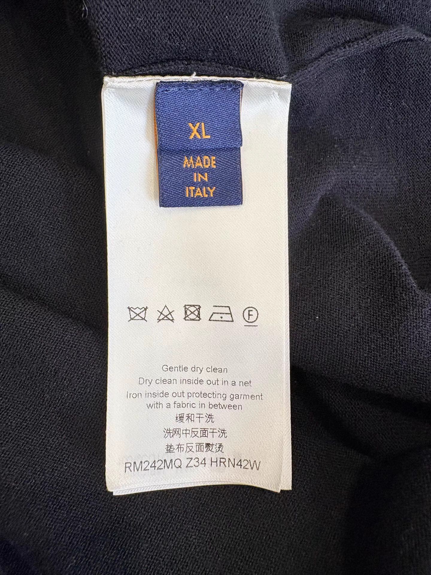 Louis Vuitton LV Black Knit Short Sleeve With Full Logo Cuffs K1 Size US XL / EU 56 / 4 - 5 Thumbnail