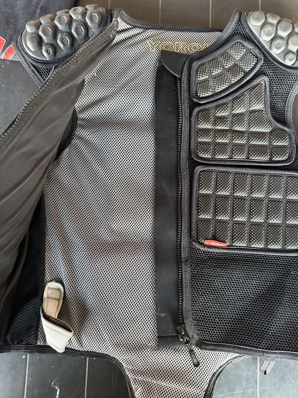 Japanese Brand Armor Protector Snow Plate YOROI M Size - Wear/Equipment Size US L / EU 52-54 / 3 - 13 Thumbnail