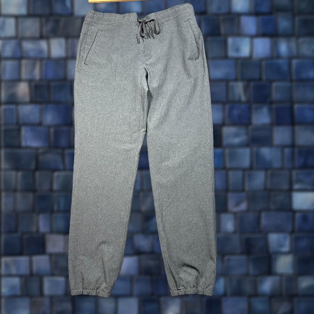 Eddie Bauer Eddie Bauer Pants Womens Medium Gray Stretch Straight Flat Front Pockets Pull On Size 32" / US 10 / IT 46 - 1 Thumbnail