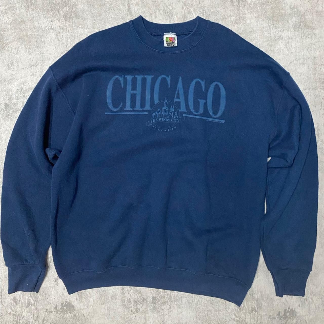 Fruit Of The Loom Navy vintage Chicago crewneck sweatshirt with a relaxed Size US XL / EU 56 / 4 - 1 Thumbnail