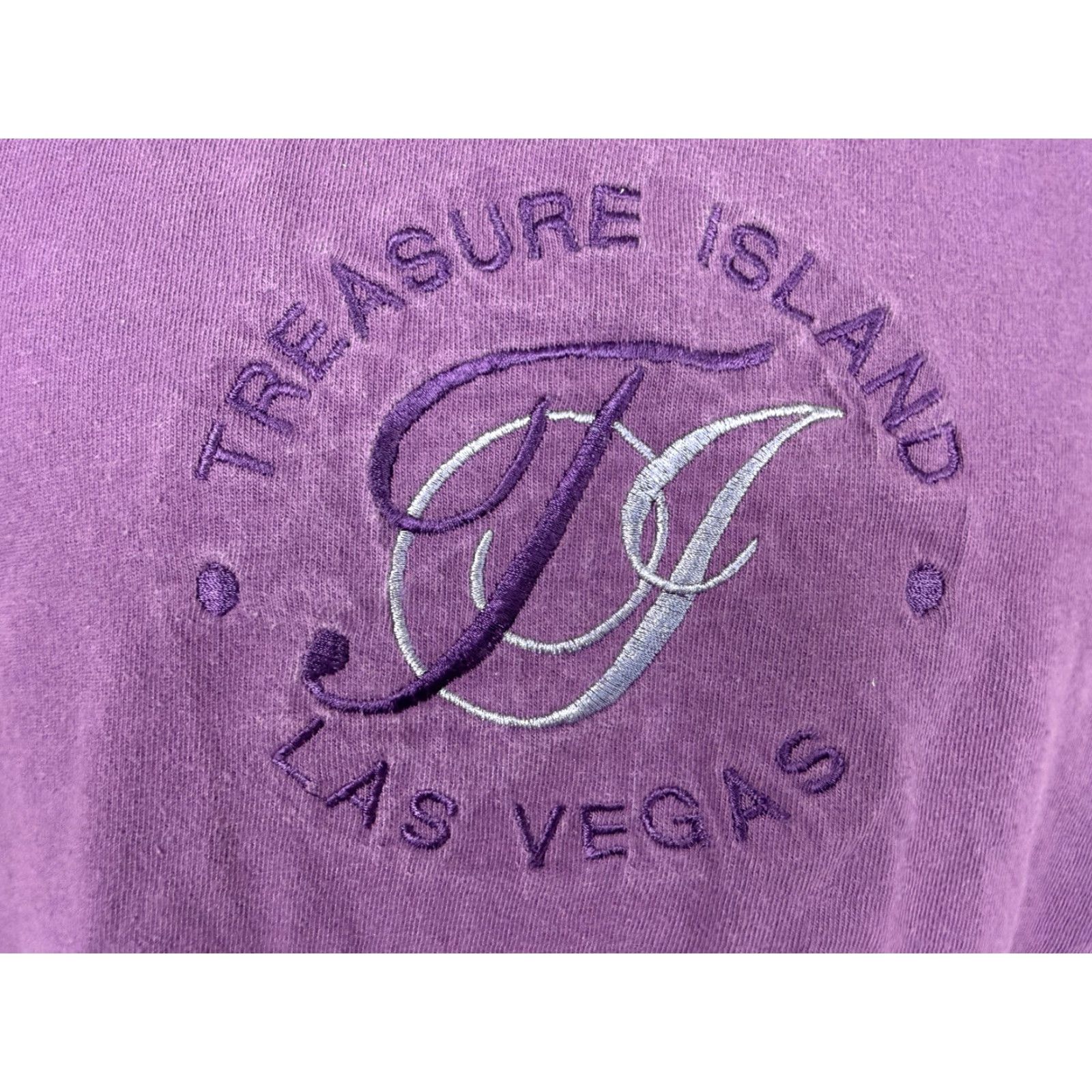 Vintage VINTAGE Treasure Island Las Vegas Shirt Embroidered Purple 1990s 90s USA Men L T-Shirt Size US L / EU 52-54 / 3 - 5 Thumbnail