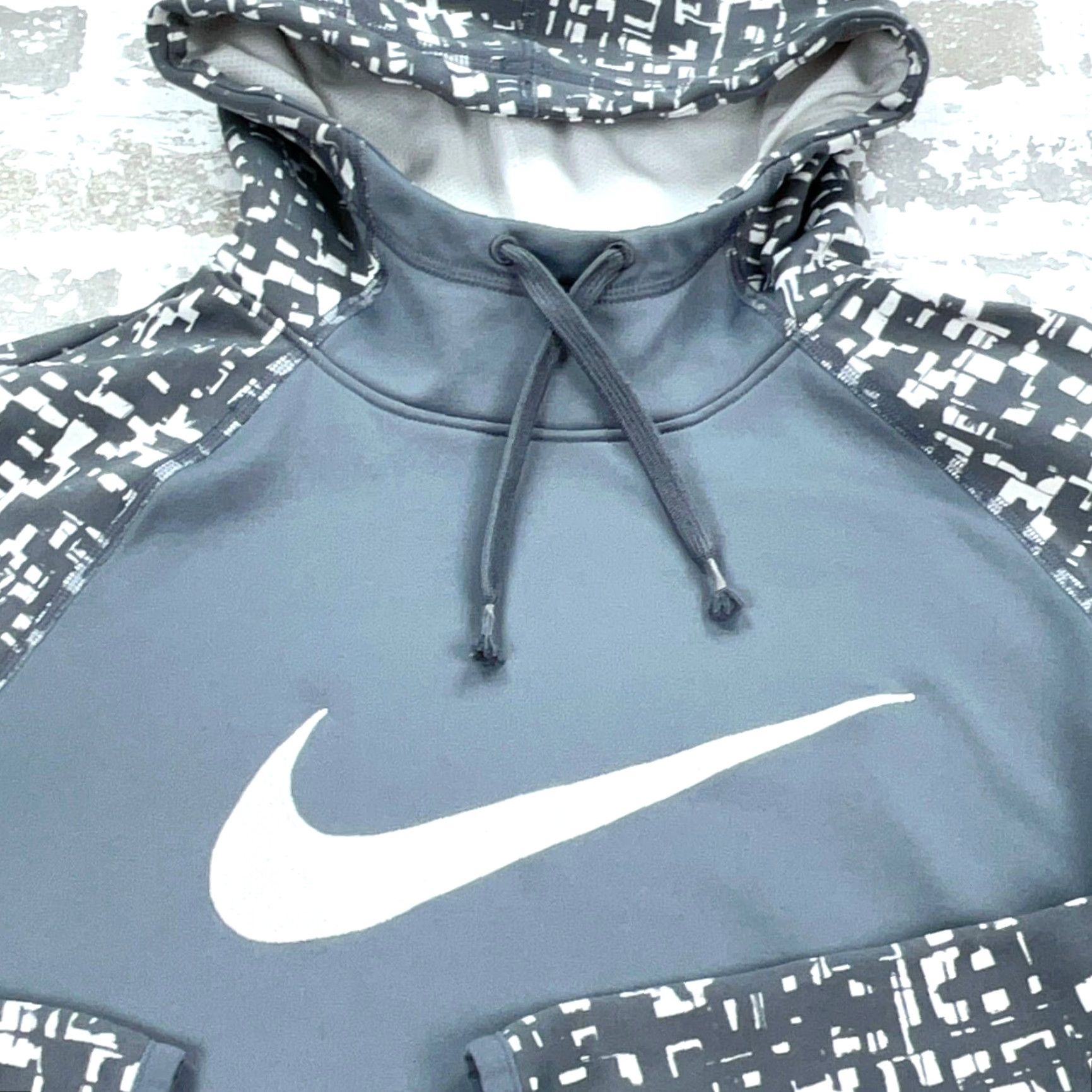Nike Nike Hoodie Men Small Gray Dri Fit Geometric Camo Sweatshirt Performance Swoosh Size US S / EU 44-46 / 1 - 2 Thumbnail