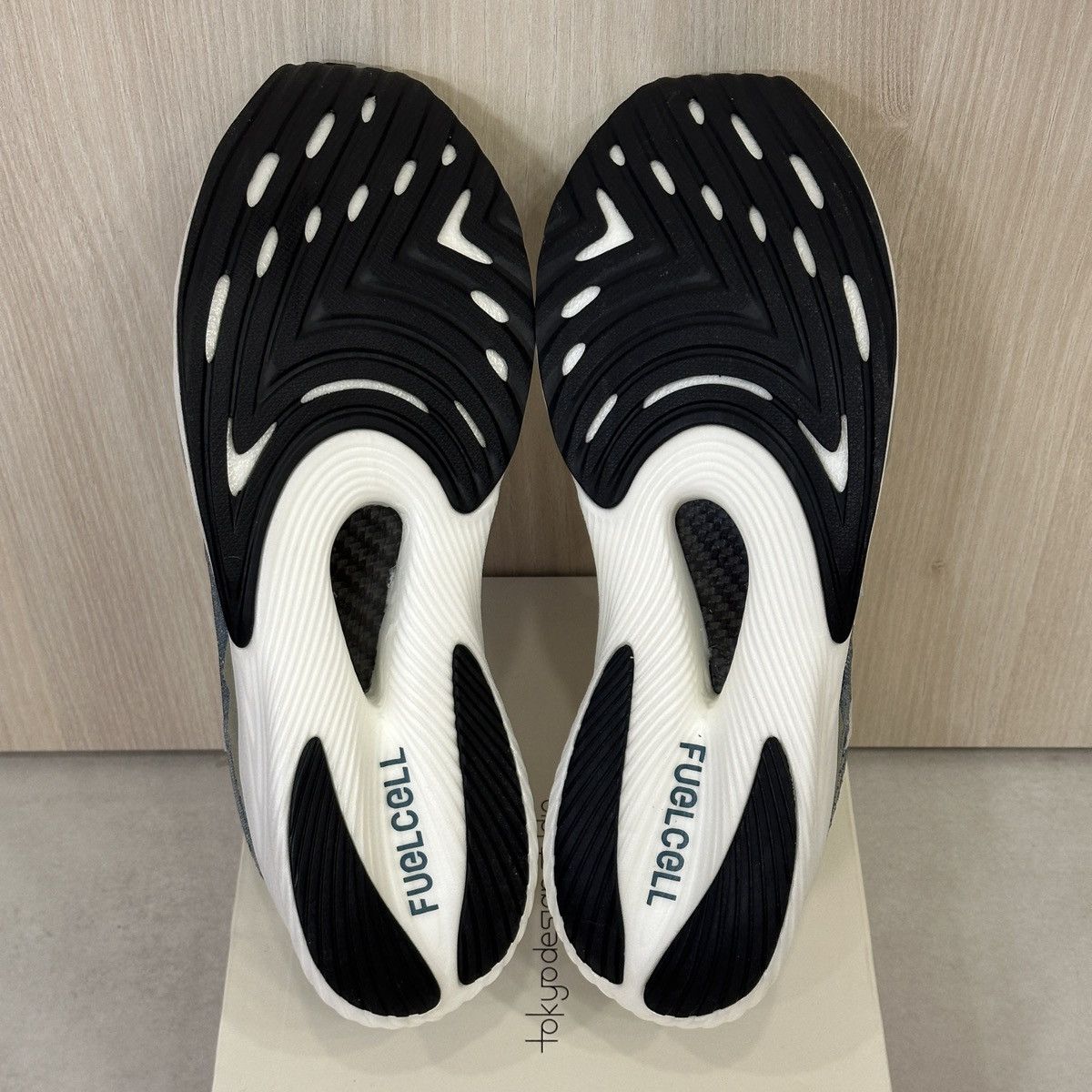 New Balance NEW BALANCE FUELCELL RC ELITE V2 TOKYO DESIGN STUDIO Size US 12 / EU 45 - 7 Thumbnail
