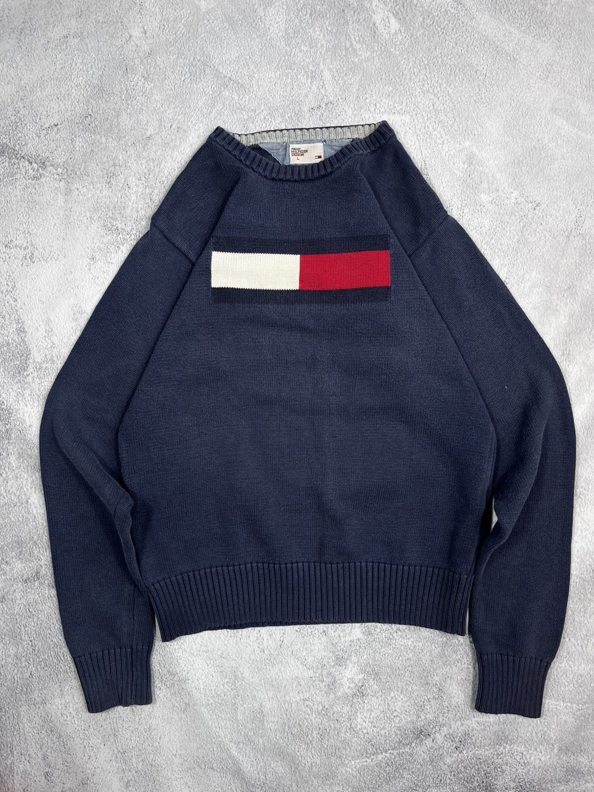 Tommy Hilfiger Vintage Y2K Tommy Hilfiger biglogo sweater old money size L Size US L / EU 52-54 / 3 - 2 Thumbnail