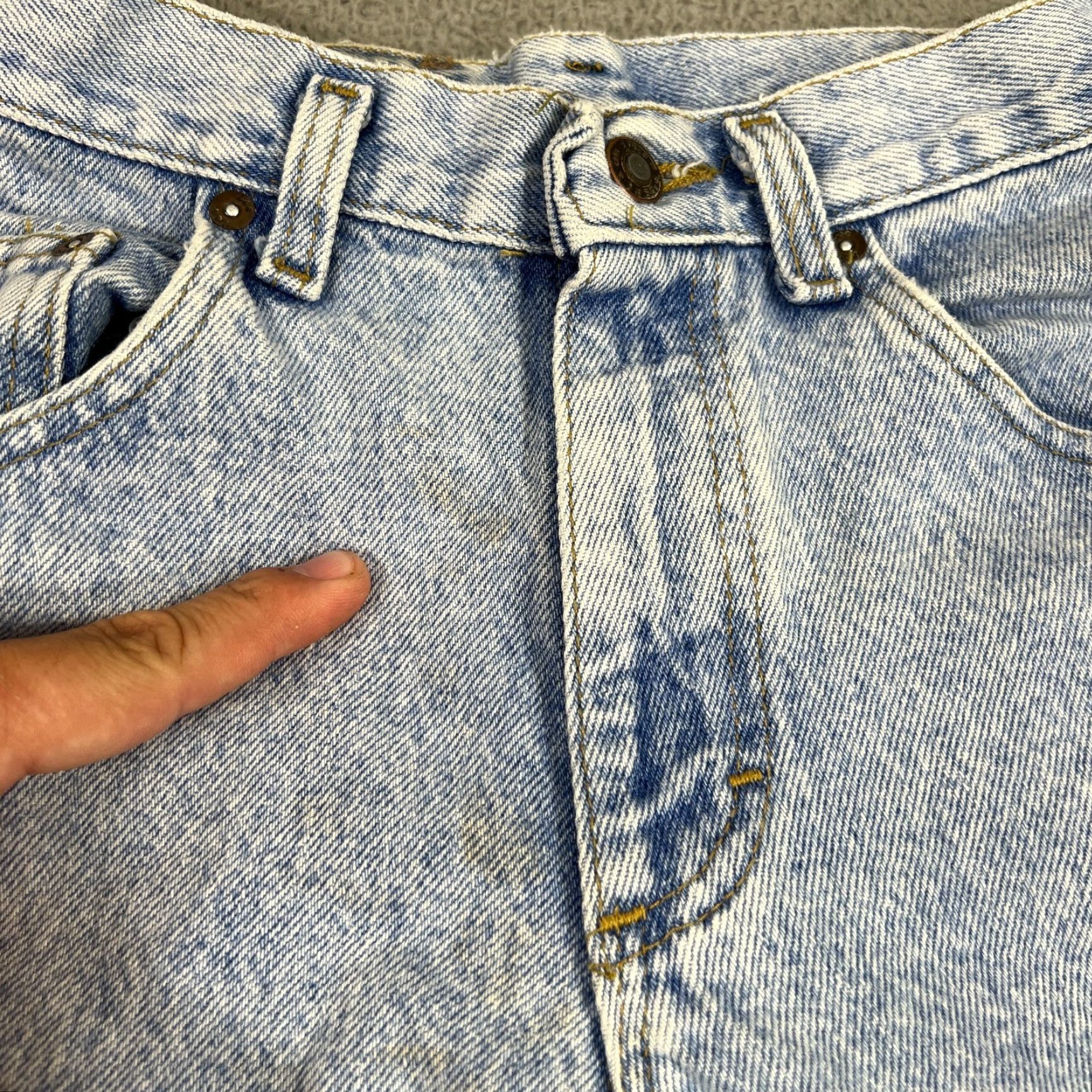 Lee VINTAGE Lee Jeans Stone Wash Distressed 28x32 Unisex Adults Blue 80s 90s USA Mens Womens Size 28" / US 6 / IT 42 - 4 Thumbnail