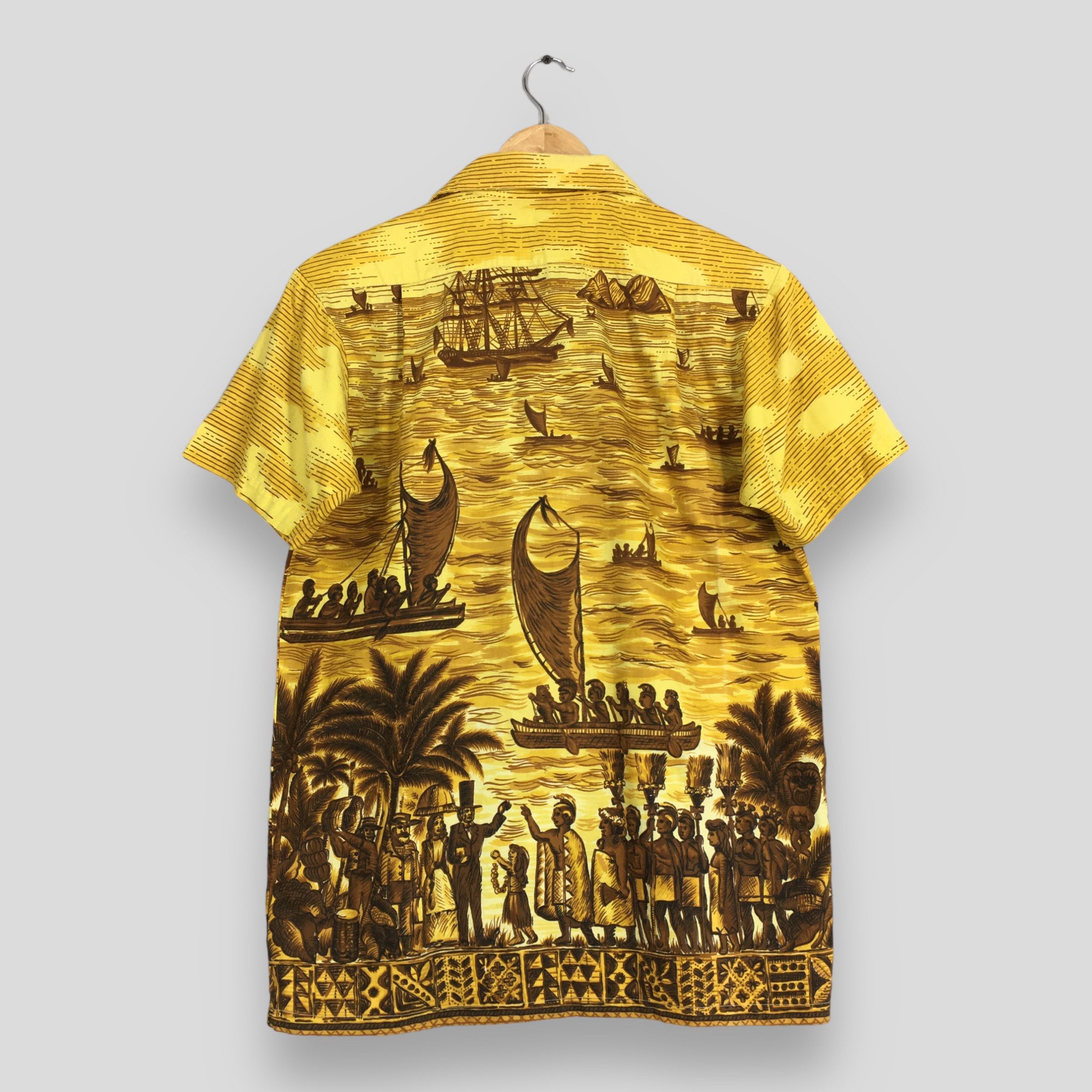 Other Hawaiian Coconut Tree Ocean View Yellow Button Up Medium Size US M / EU 48-50 / 2 - 6 Thumbnail