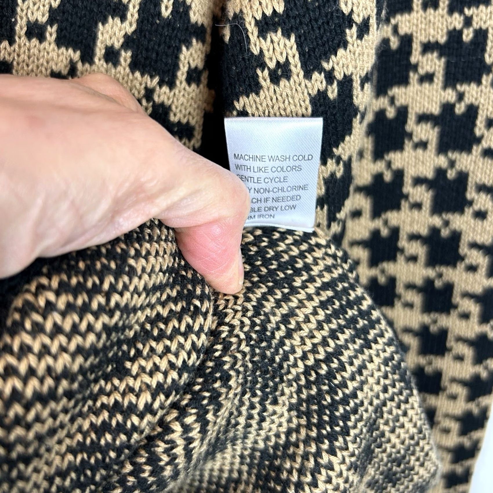 Vintage Here are some additional considerations: Size M / US 6-8 / IT 42-44 - 8 Thumbnail