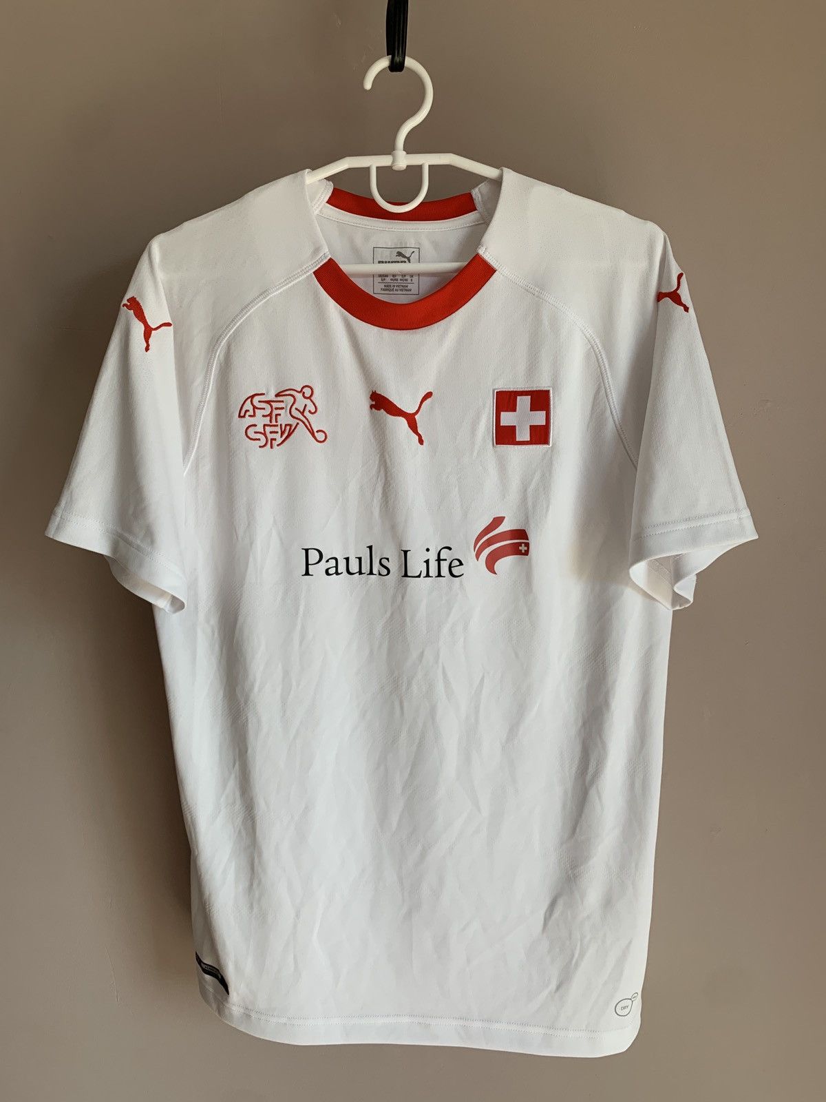 Puma Switzerland 2018 Away Football Shirt Puma Soccer Jersey Sz S Size US S / EU 44-46 / 1 - 1 Thumbnail