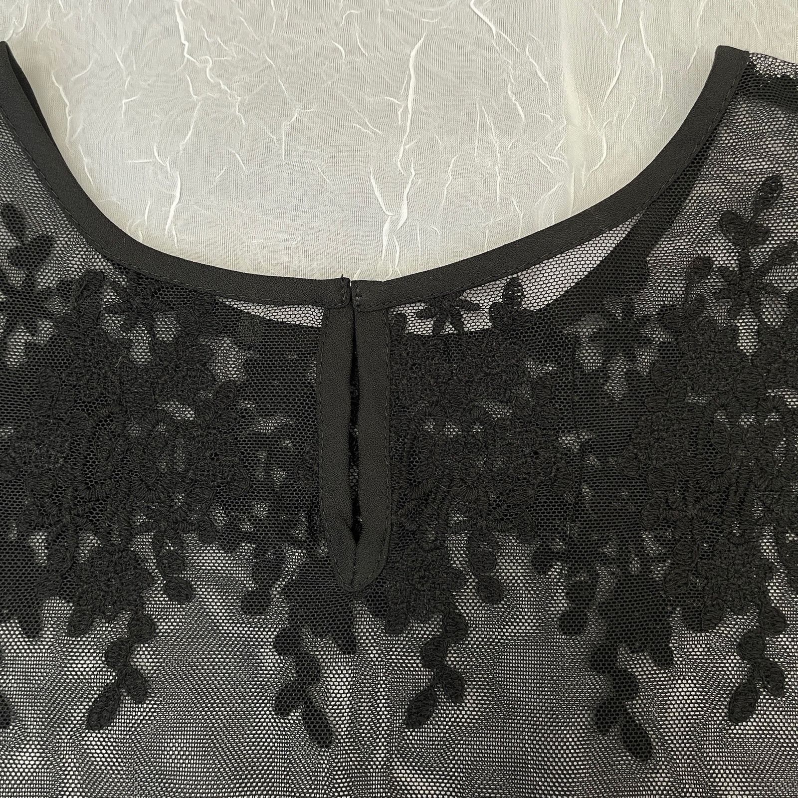 Forever 21 Black Sheer Mesh Lace T Shirt Scalloped Hem Forever 21 Small Size S / US 4 / IT 40 - 11 Thumbnail