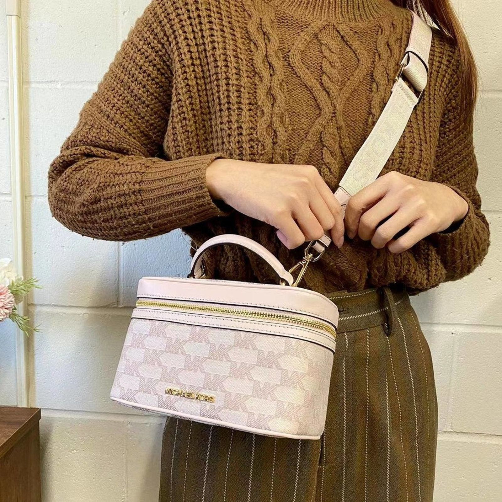 Michael Kors Michael Kors 35S2GTTC6J Jet Set Item MD Zip Trunk Crossbody Size ONE SIZE - 1 Thumbnail