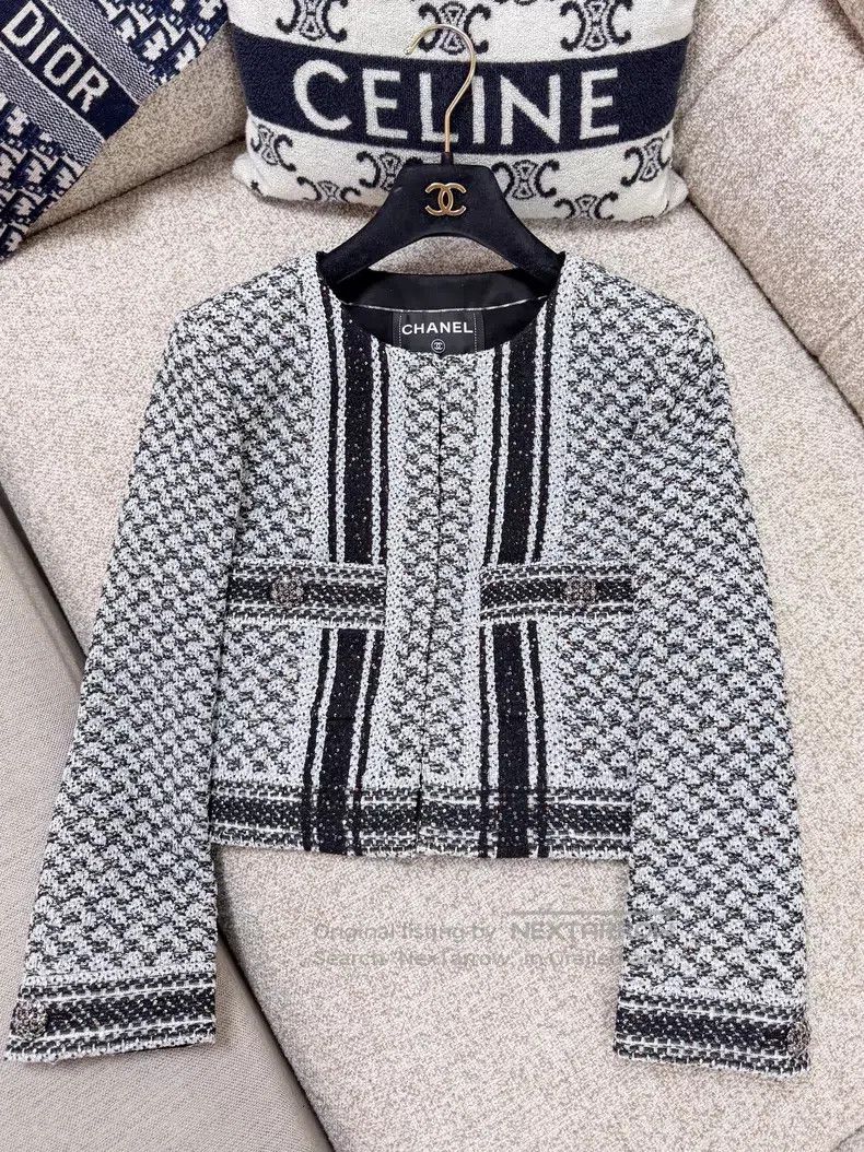 Chanel Chanel Gray and white black striped long-sleeved short kni Size XS / US 0-2 / IT 36-38 - 2 Thumbnail