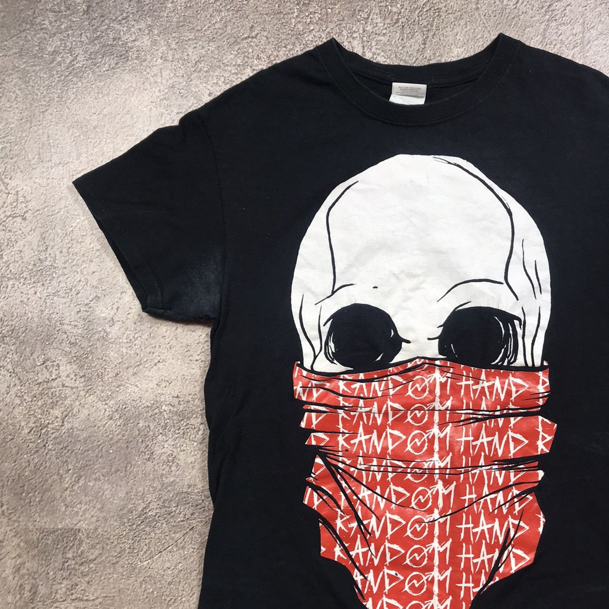 Vintage Y2K Vintage Skull Bandana Graphic Tee Streetwear Boxy Slim S Size US S / EU 44-46 / 1 - 4 Thumbnail
