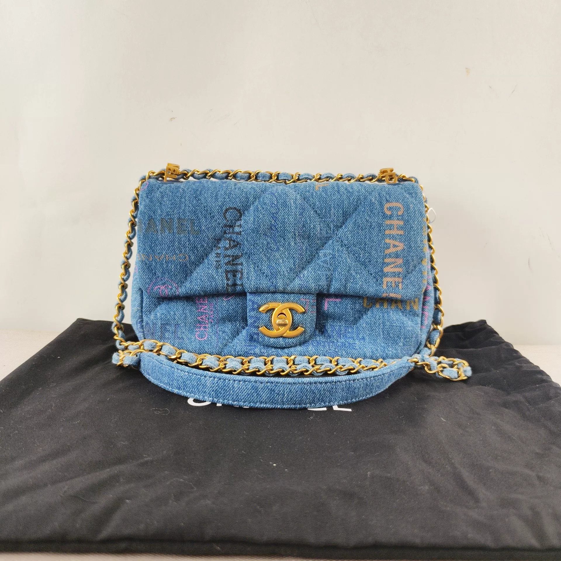 Chanel Pre-loved Bag Very good condition Size ONE SIZE - 1 Thumbnail