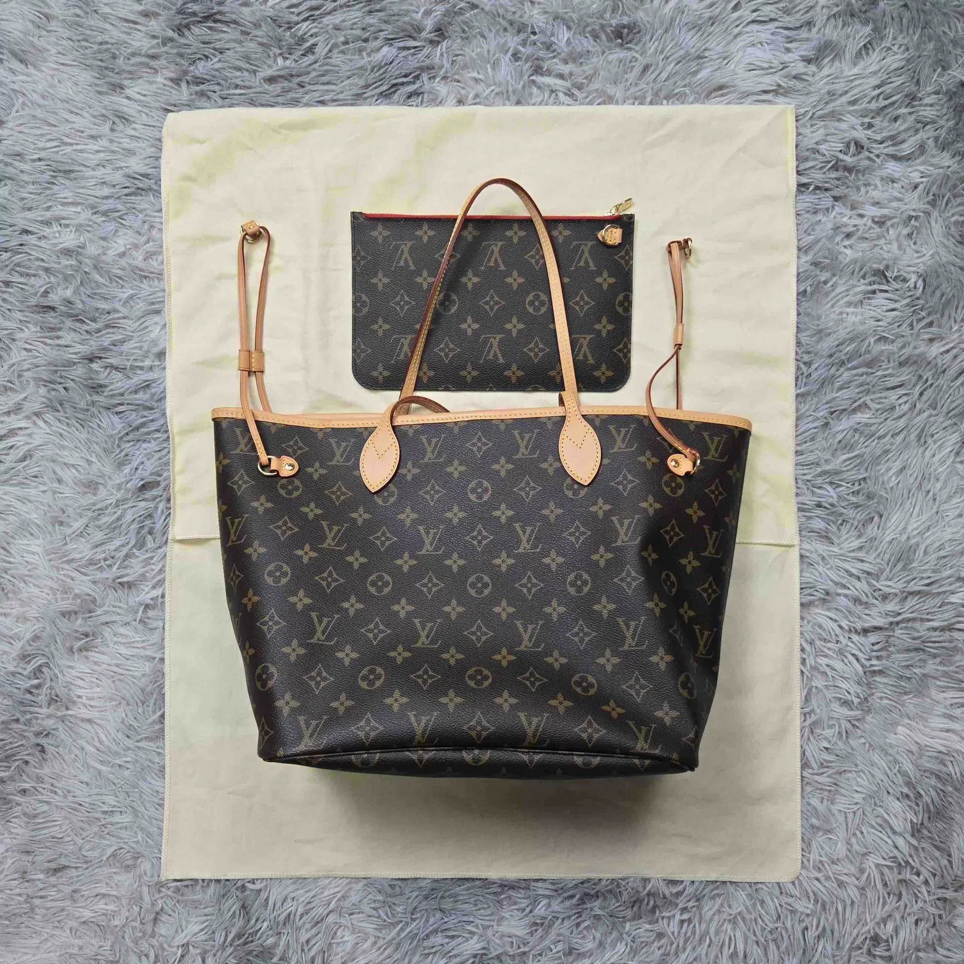 Louis Vuitton Louis Vuitton Item Designer Casual Size US L / EU 52-54 / 3 - 1 Thumbnail