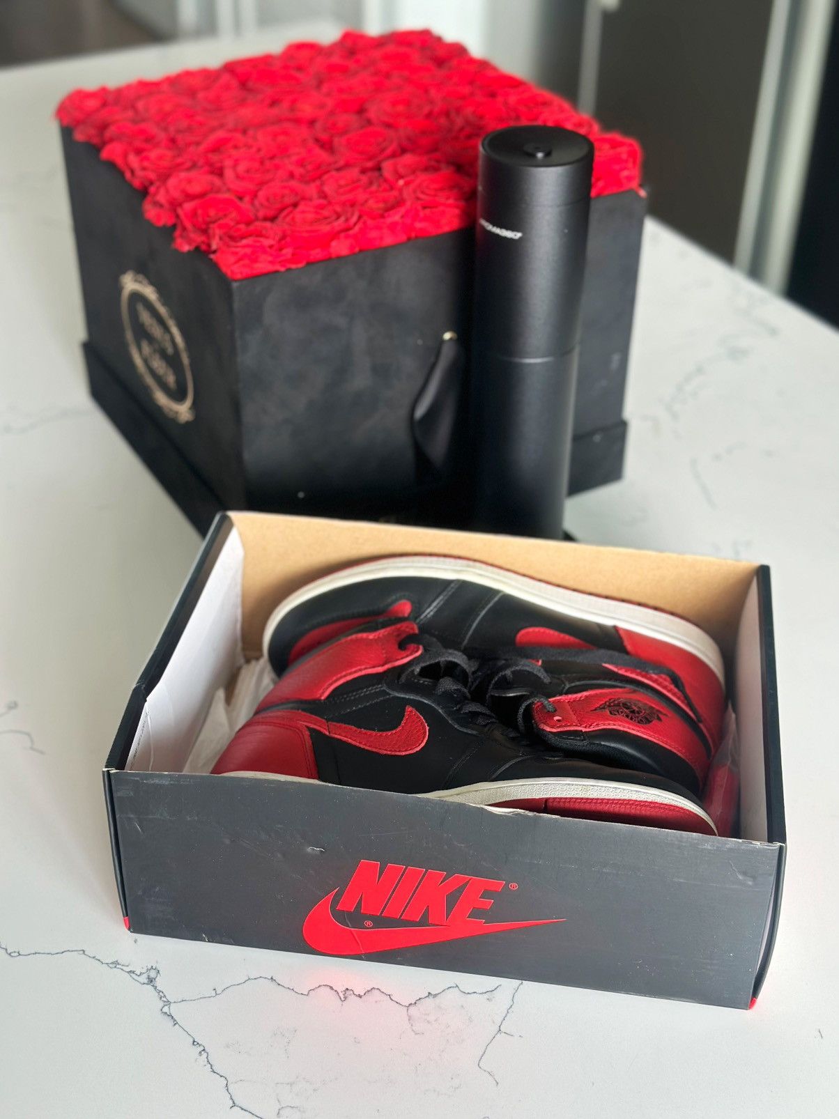 Nike Nike Air Jordan 1 Retro High Black Red Sneakers Size US 7 / EU 40 - 4 Thumbnail