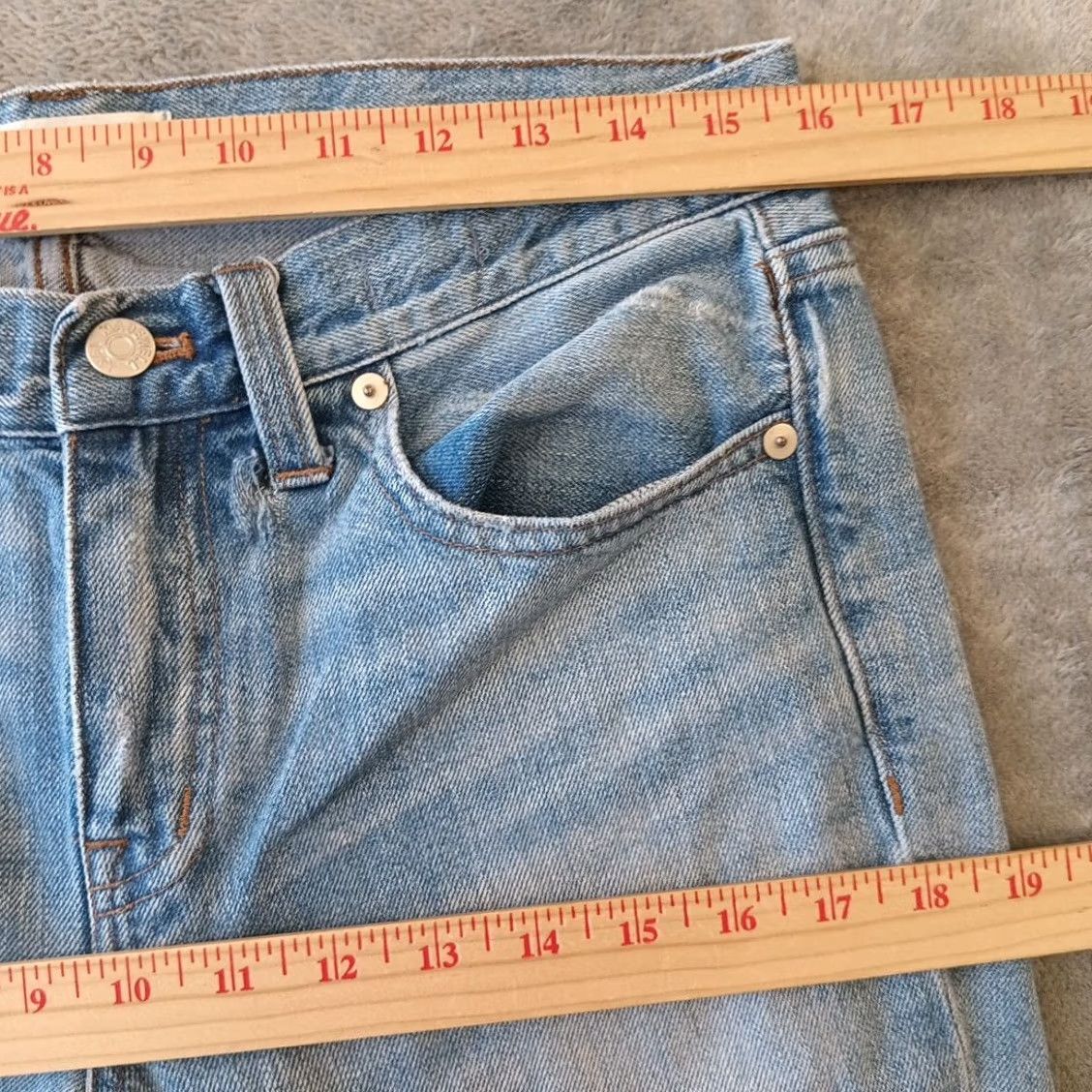 Madewell Madewell Boy Jeans Womens 27 Blue Light Wash Frayed Hem 31x26 Mid Rise Jeans Womens Boys? Size 27" / US 4 / IT 40 - 3 Thumbnail