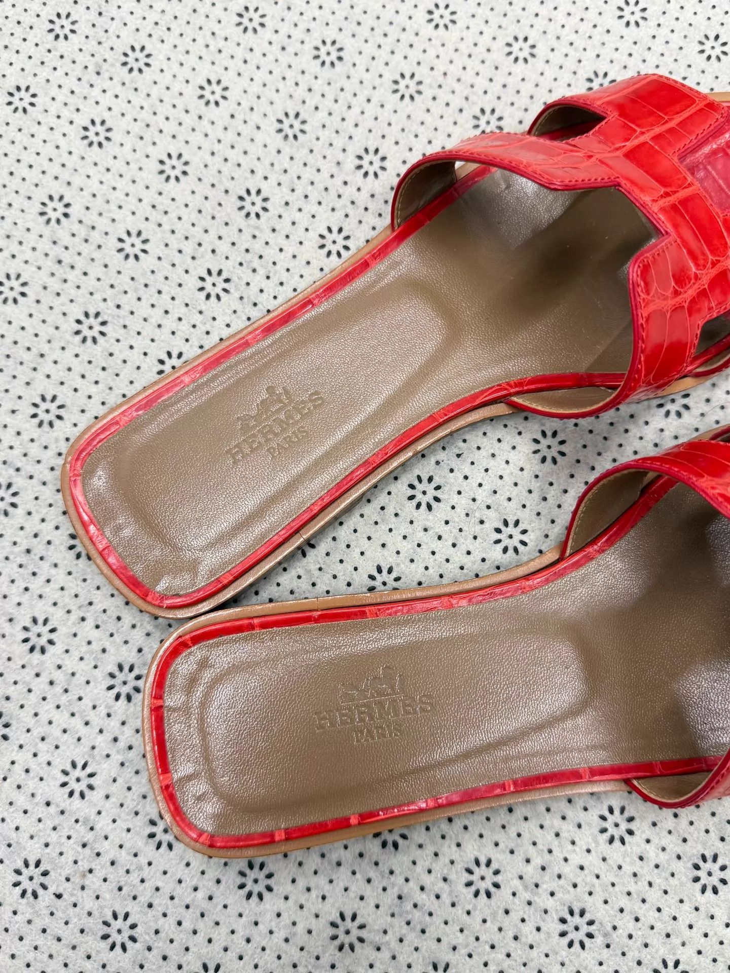 Hermes Hermes Red Crocodile H Slippers 36.5 New Size US 6 / IT 36 - 4 Thumbnail