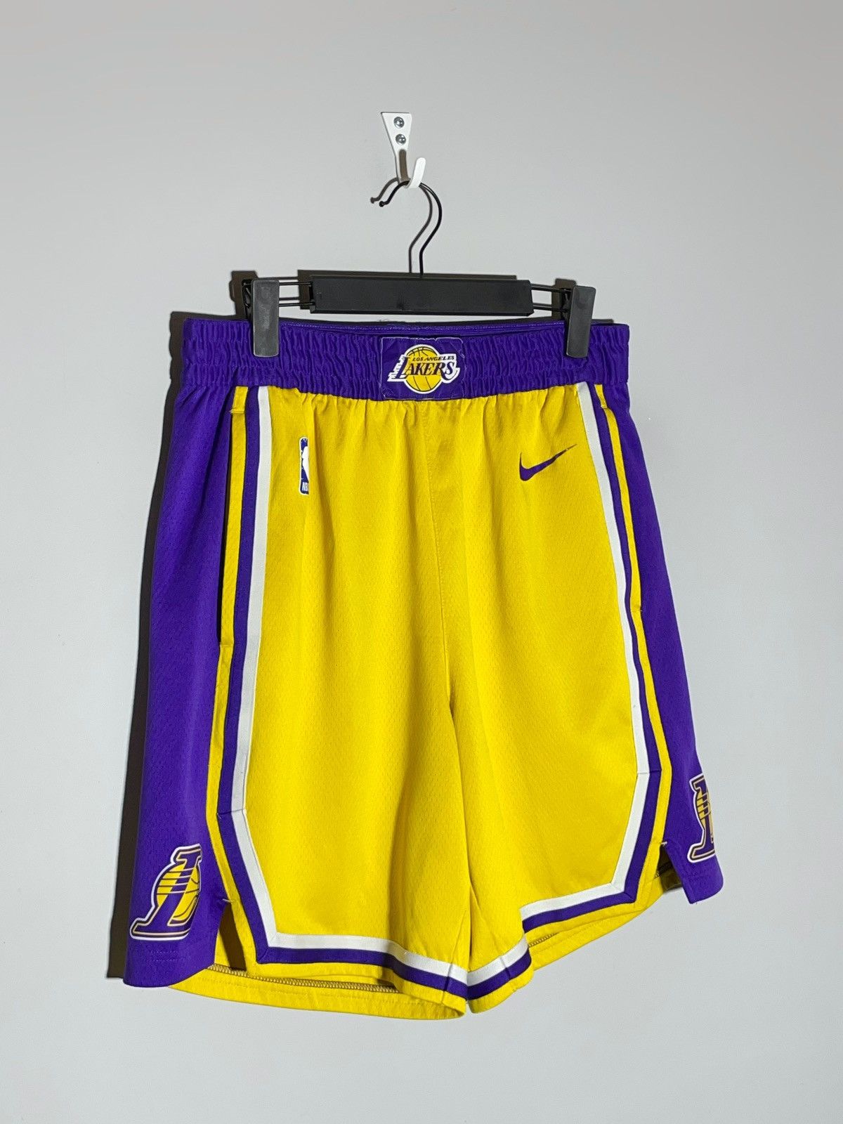 NBA L.A Lakers Nike Y2k Streetwear NBA Basketball Shorts Size US 38 / EU 54 - 2 Thumbnail