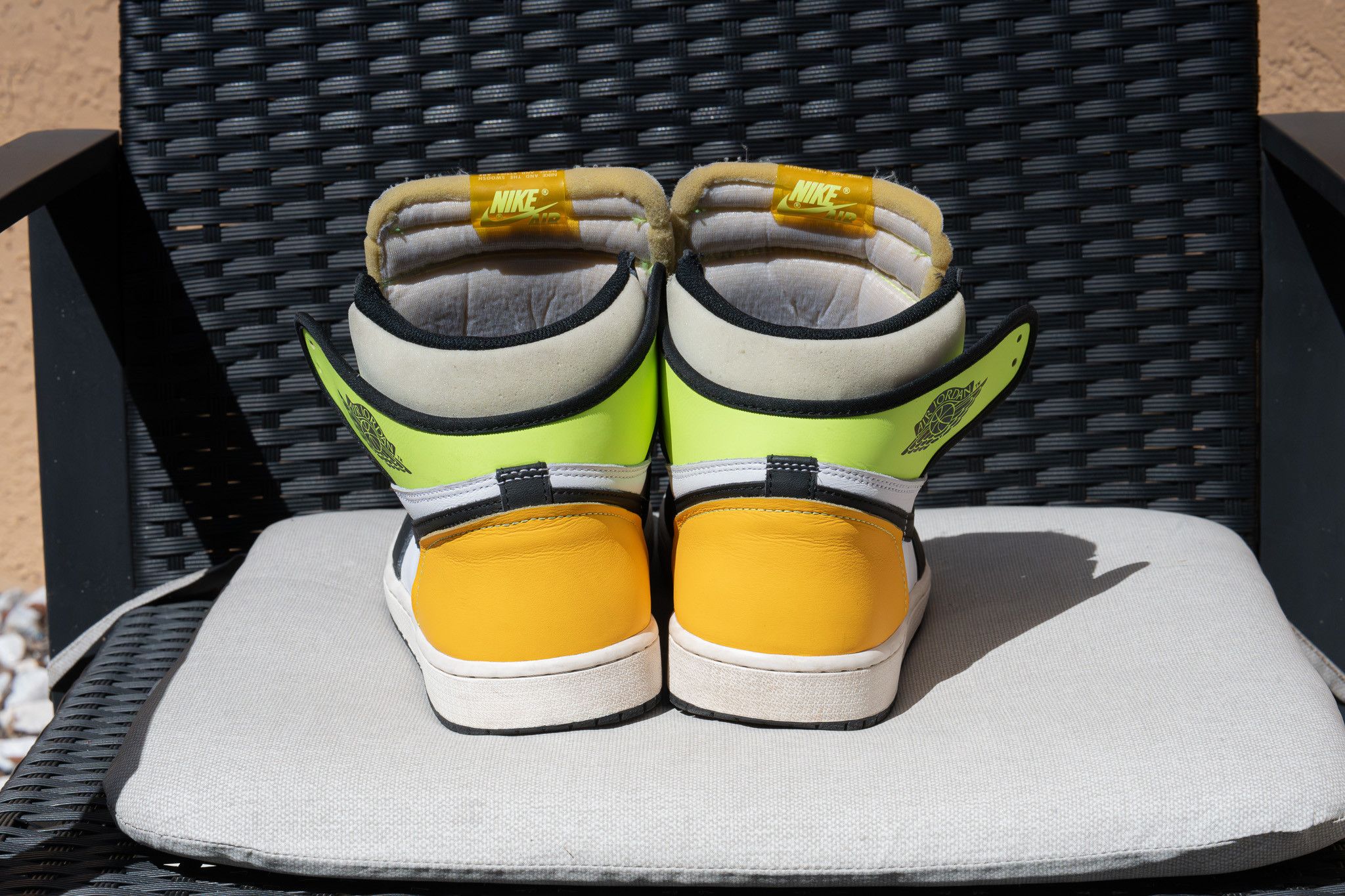 Jordan Brand Air Jordan 1 Retro Volt Gold Size US 11 / EU 44 - 4 Thumbnail