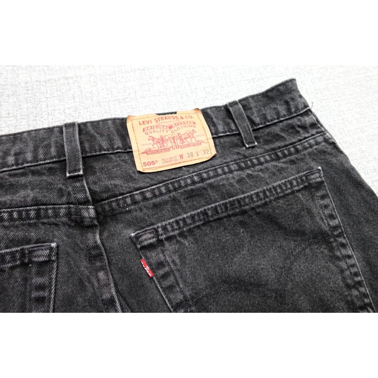 Levi's VINTAGE Levi's 505 Jeans Mens 36x32 Black Dark Wash Relaxed Fit 5-Pocket Denim Straight Jeans Mens Black 505 USA Levi's 500 Series Size US 36 / EU 52 - 2 Thumbnail