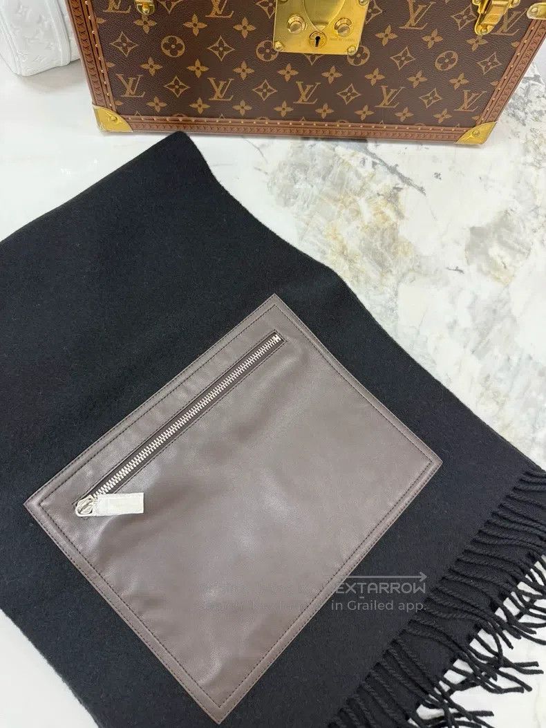 Hermes Hermes 100% Cashmere Pocket Scarf with Silk Patterned Lini Size ONE SIZE - 3 Thumbnail